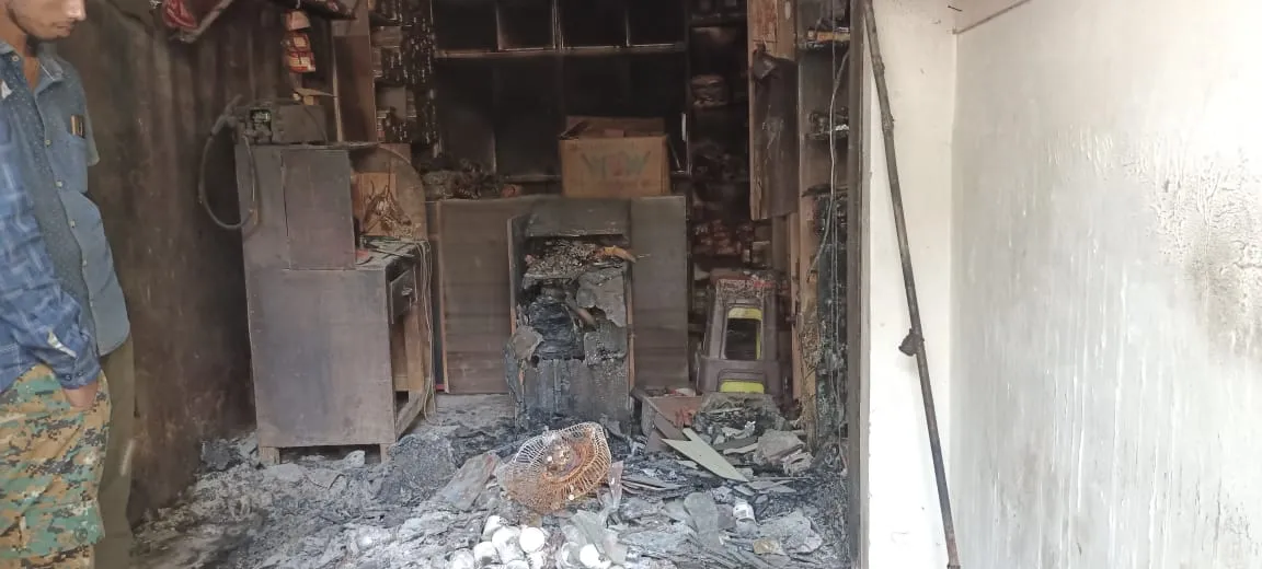 मोबाइल शॉप में लगी आग नगदी व लाखों का समान जलकर खाक 